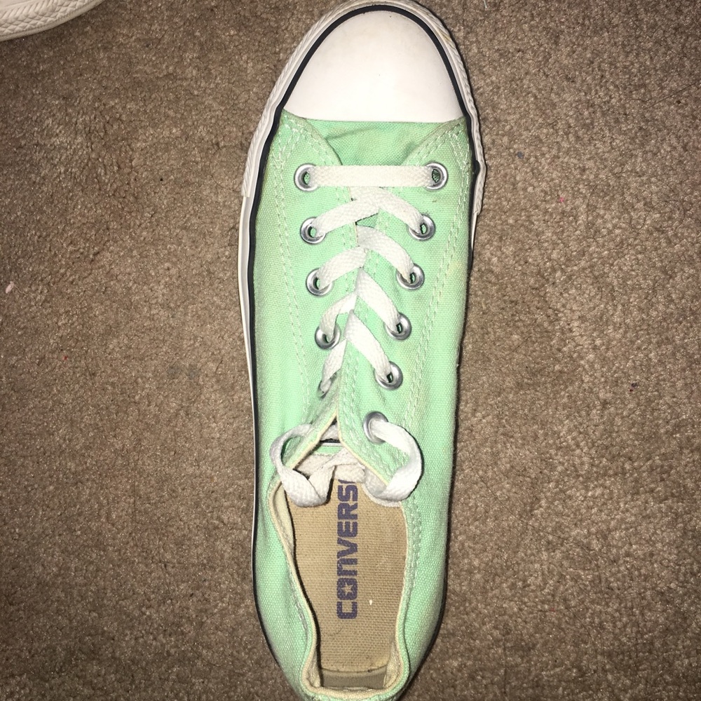 Converses - Picture 2 of 5